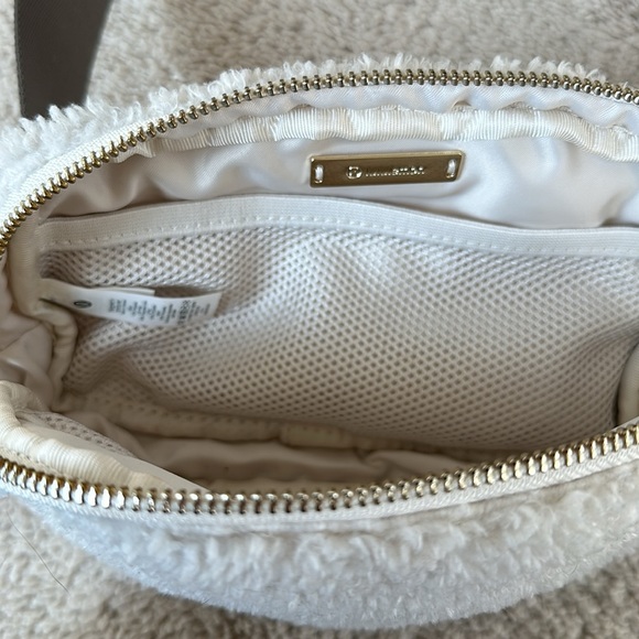 Lululemon Fleece Everywhere Belt Bag - Picture 2 of 2